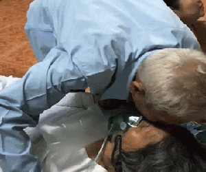 Câu chuyện xúc động đằng sau clip cụ ông hôn lên má vợ và ước hẹn: 'Sáu mươi mấy năm rồi, kiếp sau vẫn gặp nhau...'