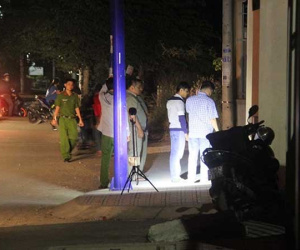 Đang ăn cơm bị chém gục