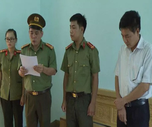 8 thí sinh được Phó Giám đốc sở GD-ĐT Sơn La nâng điểm là con những ai?