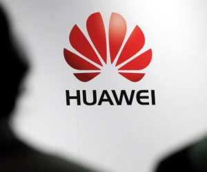 Mỹ siết 'vòng kim cô' Huawei - kẻ lo sợ, người bình chân