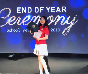 Phương Mỹ Chi bật khóc vì xúc động khi đạt thành tích học tập đáng ngưỡng mộ dù bận rộn chạy show liên tục