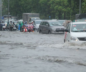 Chủ siêu máy bơm xin giải cứu phần còn lại của 'rốn ngập' Nguyễn Hữu Cảnh