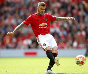 Nhìn Beckham tạt bóng, CĐV MU ngao ngán khi nghĩ về hiện tại