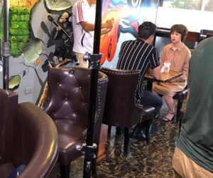 Về nhà đi con: 19 năm sinh nhật bố tặng váy đều bỏ xó, nhưng vì người này Ánh Dương lại chịu mặc váy, đi guốc