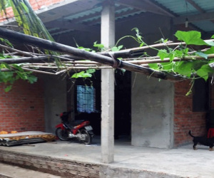 Bắt người đàn ông xâm hại con gái bạn nhậu hàng xóm