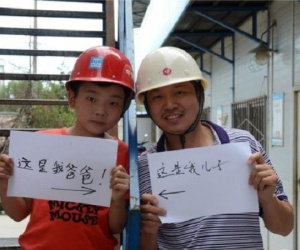 Bị cười nhạo vì gương mặt lấm lem trong cuộc họp phụ huynh, người cha mù chữ gây chấn động chỉ với vài câu nói