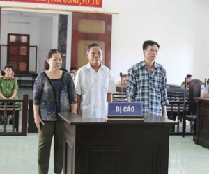 Rút ruột ngân sách hàng tỷ đồng, 3 cán bộ kiểm lâm đổ vào cá độ bóng đá