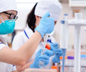 Lời thú nhận bất ngờ của người phụ nữ trước cánh cửa phòng xét nghiệm ADN