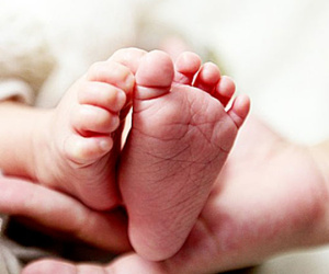 'Nuôi con tu hú' 3 năm, chồng đòi vợ bồi thường 100 triệu đồng