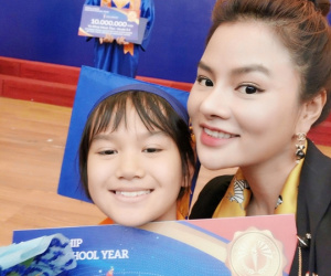 Thay chồng đến dự lễ tốt nghiệp của con gái riêng, Vũ Thu Phương tâm sự: 'Mấy đời bánh đúc có xương, đã làm dì ghẻ nên thương con chồng'