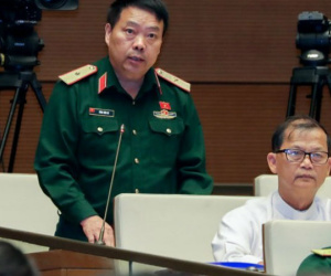 Tướng Sùng Thìn Cò: Chất thải từ Trung Quốc chảy sang Việt Nam