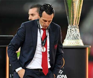 Arsenal không có tiền 'thay máu' đội hình