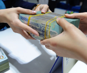 Vay lãi suất cao đổ vào nhà đất, lời ru 'ăn ngon ngủ kỹ' ôm tiền to