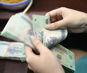 Vợ tiêu tiền không rõ nguồn gốc do chồng đưa sẽ là 'rửa tiền'