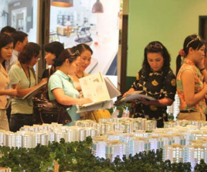 Cò hò hét ăn chênh, dân sốt ruột mở két mua nhà