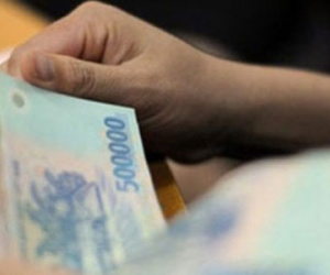 Tạm giam nguyên phó chủ tịch phường “nhận giùm” lương hưu 25 năm