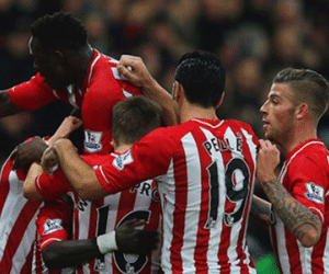 Arsenal bất ngờ “quỵ ngã” trước Southampton