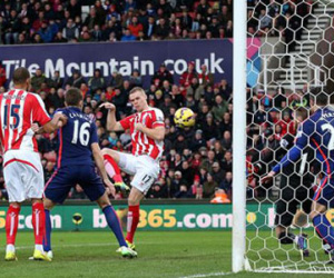 Stoke 1-1 M.U: Quỷ đỏ thoát thua