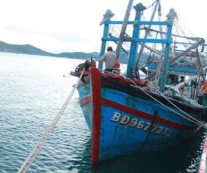 Thừa Thiên- Huế: Cứu sống 10 ngư dân bị chìm tàu trên biển