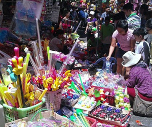 "Chết ngộp" với hàng Trung Quốc