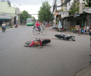 Mới cưới một ngày, cô gái đã ngã xe máy tử vong