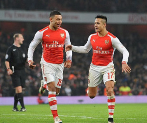 Sanchez lên đồng, Arsenal đánh gục Hull
