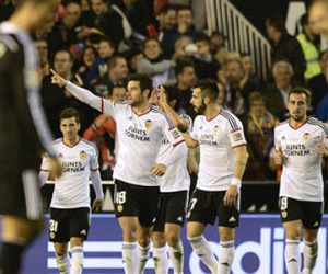 Valencia 2-1 Real: Los Blancos đã biết mùi thất bại