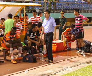 50 cầu thủ U19 "đứng đường" sau quyết định giải thể CLB