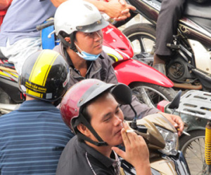 Hút thuốc trên phà: Hiểm họa khôn lường