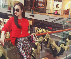 Phát hoảng với điệp khúc "tiền tỷ" của showbiz Việt