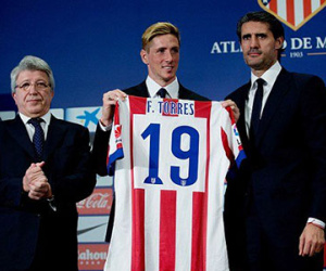 Vừa sang Atletico, Torres đã phá liên tiếp 2 kỉ lục