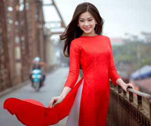 Á hậu Diễm Trang khoe nét duyên với áo dài xứ Bắc