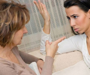 Con dâu hiện đại với mẹ chồng “cổ hủ”