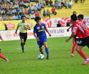 ĐTLA 2-1 HAGL: Chân sút ngoại binh ghi bàn