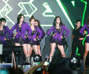 T-ara khiến fan Việt phát cuồng trong minishow TP.HCM