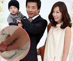 Kwon Sang Woo tự hào khoe ảnh con gái mới chào đời