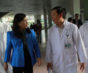 Bộ trưởng Y tế thăm ông Nguyễn Bá Thanh