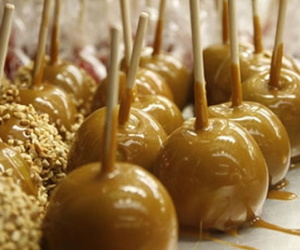 Đầu năm 2015, nạn nhân thứ 7 tử vong do ăn táo caramel