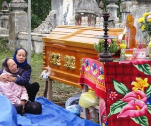Thầy giáo treo cổ tự tử hay ra nghĩa địa một mình giữa khuya