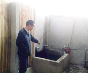 Mua thuốc diệt cỏ, đầu độc cả công ty để trả thù tình
