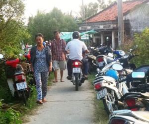 Cảnh sát vây trường gà, nam thanh niên nhảy kênh chết đuối