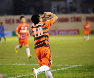Bỏ V.League, Văn Quyến tham gia đội bóng của ca sĩ Tuấn Hưng