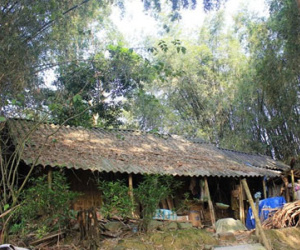 "Dị nhân" sống như thời trung cổ ngay cạnh thành phố lớn