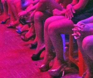 Kết cục đau lòng của nữ nhân viên quán karaoke
