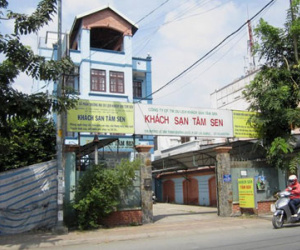 Hãi hùng phát hiện khách nữ chết trong phòng khách sạn