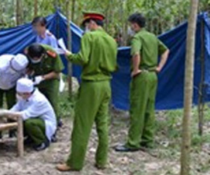 Người đàn ông chết trong rừng với 5 vết thủng ở ngực