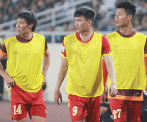 B.Bình Dương: Tấn Tài "cạch mặt" Công Vinh