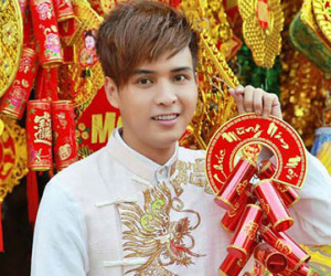 Ca khúc Tết của Hồ Quang Hiếu lại hút sự chú ý