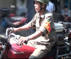 Clip: "Siêu xe" cứu hỏa hai bánh ở Sài Gòn