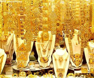 Giá vàng SJC giảm nhẹ, chêch lệch được rút ngắn